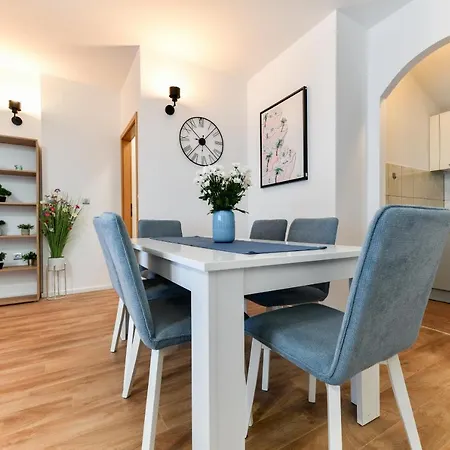 White Hill Apartment