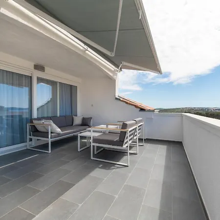 Apartment White Hill *